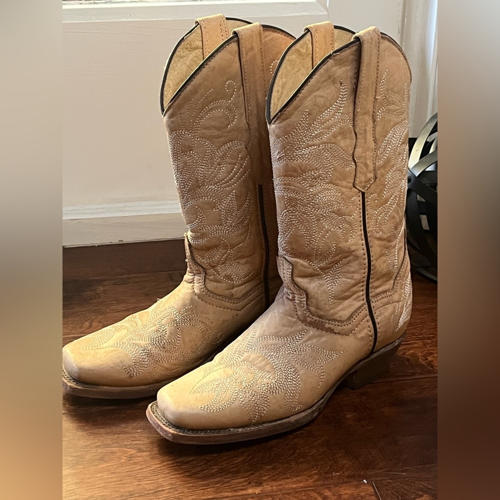 Veretta Cowgirl Boots - Off White - Picture 1 of 12